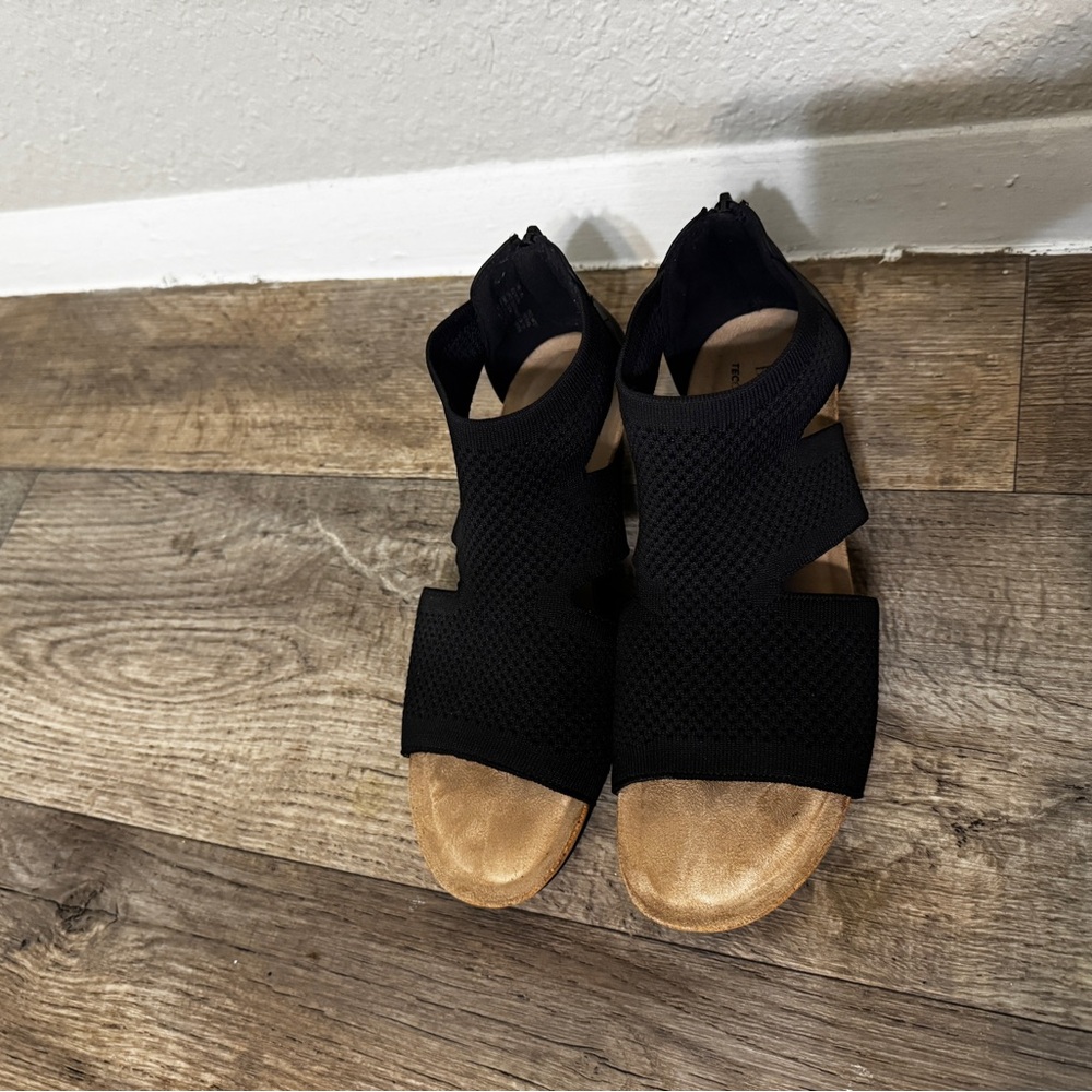 Croft & Barrow Sandals - Picture 2 of 9